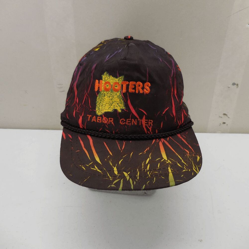 Vintage Hooters Tabor‎ Center Nylon Waterproof Rainbow Color Splash Hat Trucker